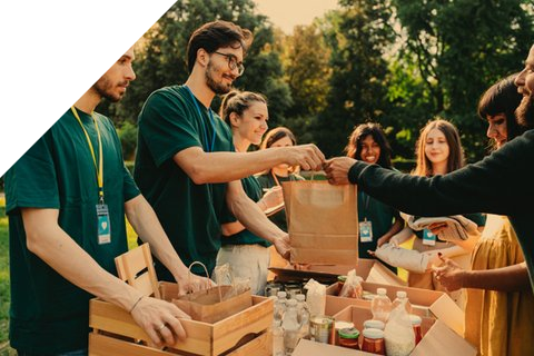 volunteering570x380.jpg