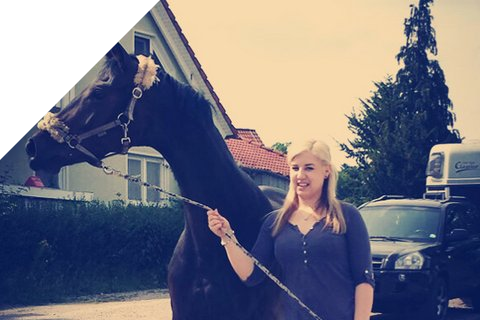 Foto von Joy-Michelle Bott mit ihrem Pferd